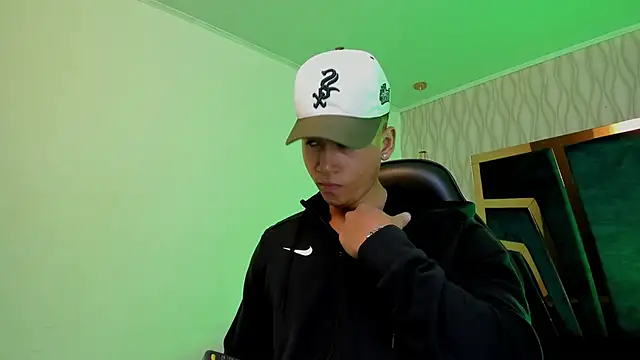 Snapshot of Draven_Marceaux chatting on October 2025 11:25:01 AM Draven Marceaux online show from October 2025 11:25:01 AM