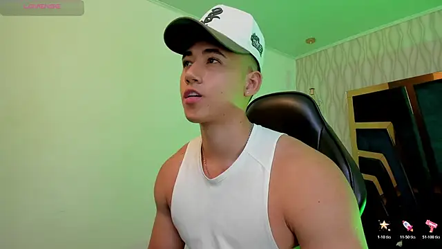 Snapshot of Draven_Marceaux chatting on October 2025 11:23:02 AM Draven Marceaux online show from October 2025 11:23:02 AM