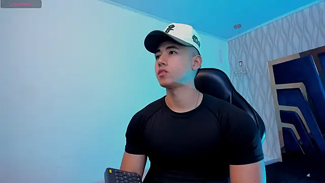 Snapshot of Draven_Marceaux chatting on November 2025 11:22:01 AM Draven Marceaux online show from November 2025 11:22:01 AM