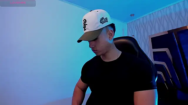 Snapshot of Draven_Marceaux chatting on November 2025 11:42:02 AM Draven Marceaux online show from November 2025 11:42:02 AM