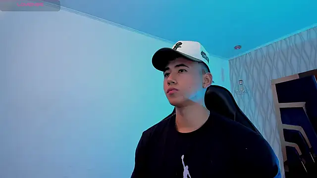 Snapshot of Draven_Marceaux chatting on November 2025 11:27:01 AM Draven Marceaux online show from November 2025 11:27:01 AM