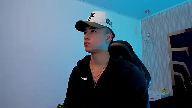 Snapshot of Draven_Marceaux chatting on November 2025 11:36:02 AM Draven Marceaux online show from November 2025 11:36:02 AM