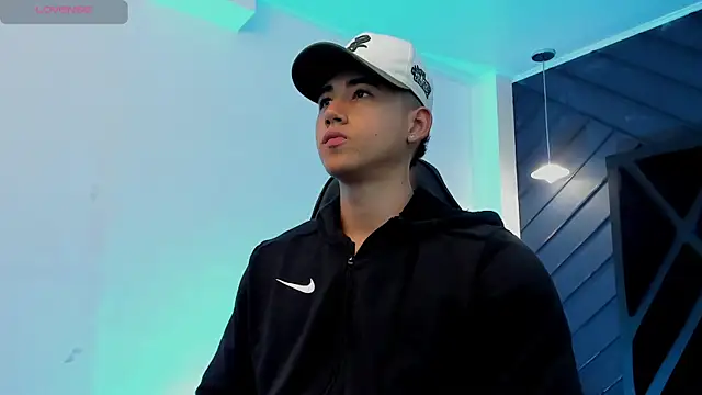 Snapshot of Draven_Marceaux chatting on November 2025 11:35:01 AM Draven Marceaux online show from November 2025 11:35:01 AM