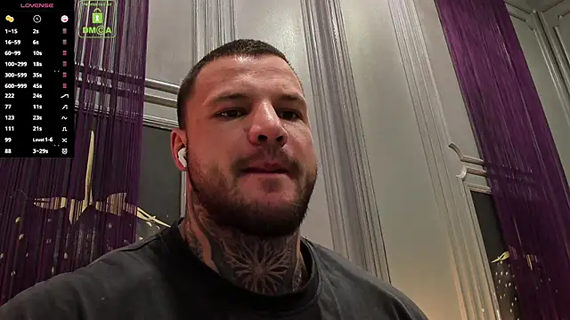 Snapshot of OliverSport chatting on November 2025 03:54:02 PM OliverSport online show from November 2025 03:54:02 PM