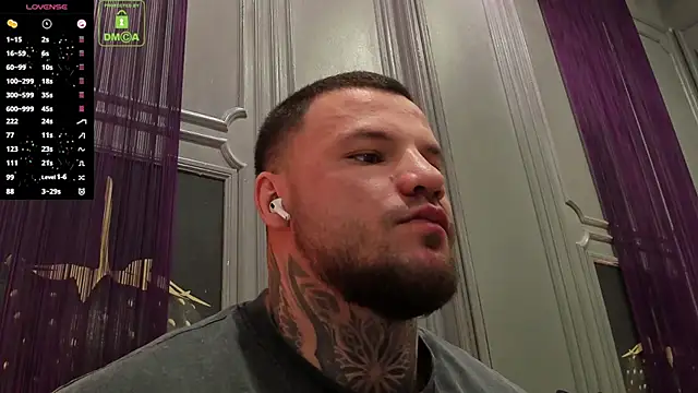 Snapshot of OliverSport chatting on November 2025 11:02:01 AM OliverSport online show from November 2025 11:02:01 AM