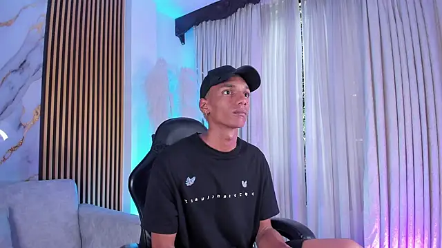 JulienSaint online show from October 2025 12:31:01 PM