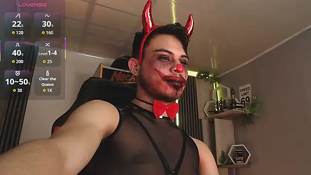 Bastian MCcormick online show from October 2025 01:01:02 PM