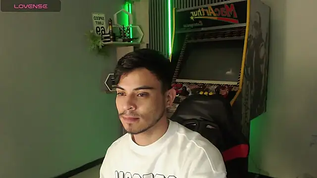 Bastian MCcormick online show from November 2025 04:12:02 AM