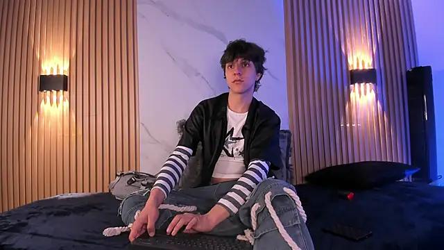 Snapshot of IM_DAREN chatting on December 2025 01:43:02 AM IM DAREN online show from December 2025 01:43:02 AM