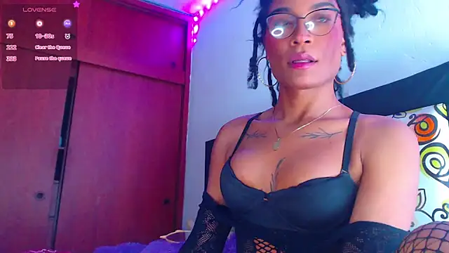 Cristalhottie2324 online show from November 2025 09:36:02 PM