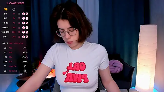 BellaCaress online show from November 2025 09:20:01 AM