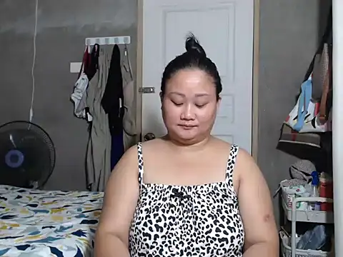 Snapshot of jengrey chatting on December 2025 11:23:02 PM jengrey online show from December 2025 11:23:02 PM