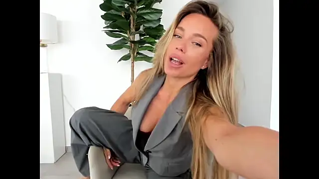 Snapshot of Kalyssy chatting on July 2026 12:55:01 PM Kalyssy online show from July 2026 12:55:01 PM