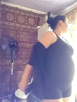 CutieMarine online show from October 2025 10:04:01 AM