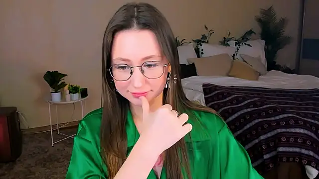 YourLovellyStory online show from January 2026 11:25:01 AM