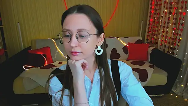 YourLovellyStory online show from February 2026 04:24:02 PM