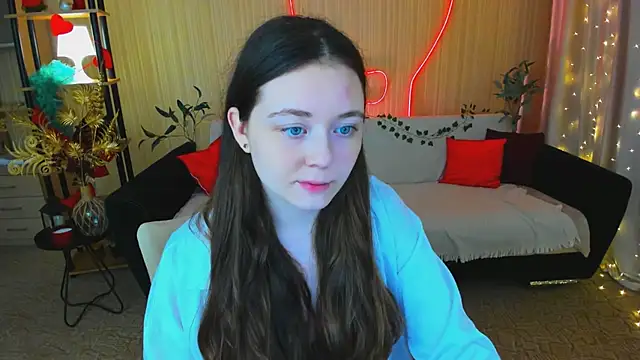 AlluringLookk online show from April 2026 04:28:02 PM