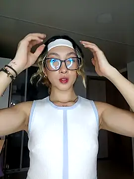 LauMiller online show from November 2025 07:35:01 PM