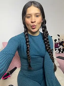 Emilyybennet  online show from October 2025 10:34:02 PM