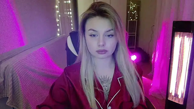 Snapshot of AngelicaHollywood chatting on February 2026 08:13:01 PM AngelicaHollywood online show from February 2026 08:13:01 PM