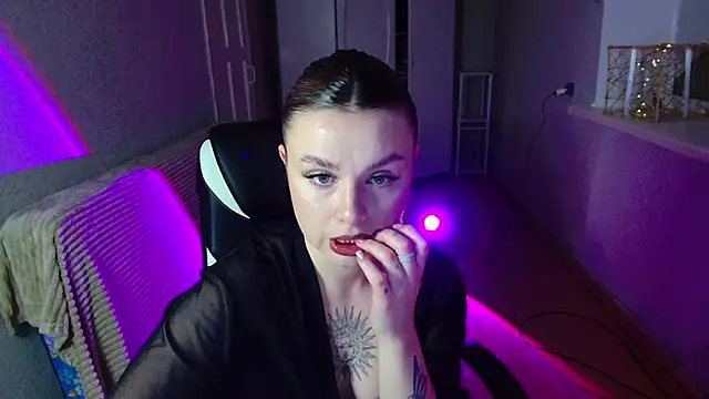 Snapshot of AngelicaHollywood chatting on February 2026 10:32:01 PM AngelicaHollywood online show from February 2026 10:32:01 PM