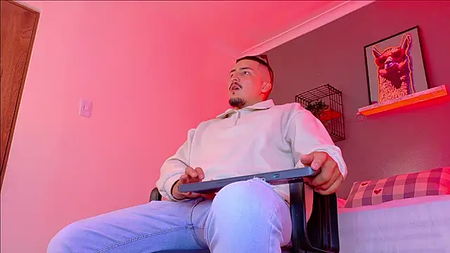 MrFox   online show from February 2026 07:32:02 PM