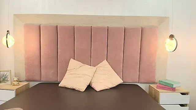 Snapshot of Emilia_Bons chatting on September 2025 02:50:01 PM Emilia Bons online show from September 2025 02:50:01 PM