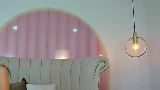 Snapshot of Emilia_Bons chatting on November 2025 01:23:01 PM Emilia Bons online show from November 2025 01:23:01 PM