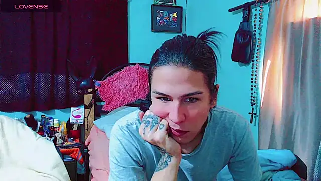 Snapshot of Azley_sweet chatting on December 2024 01:31:02 PM Azley sweet online show from December 2024 01:31:02 PM