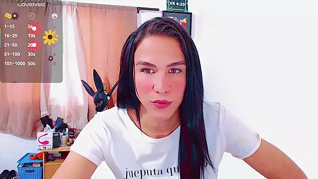 Snapshot of Azley_sweet chatting on January 2025 04:35:01 PM Azley sweet online show from January 2025 04:35:01 PM