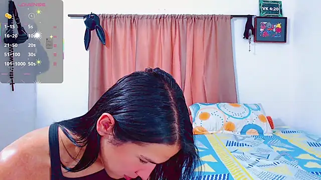 Snapshot of Azley_sweet chatting on February 2025 08:03:01 PM Azley sweet online show from February 2025 08:03:01 PM