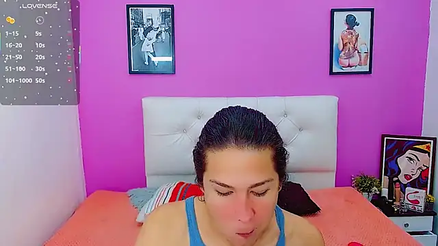 Snapshot of Azley_sweet chatting on September 2025 01:56:01 PM Azley sweet online show from September 2025 01:56:01 PM