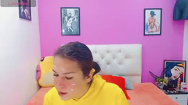 Snapshot of Azley_sweet chatting on November 2025 04:39:02 PM Azley sweet online show from November 2025 04:39:02 PM