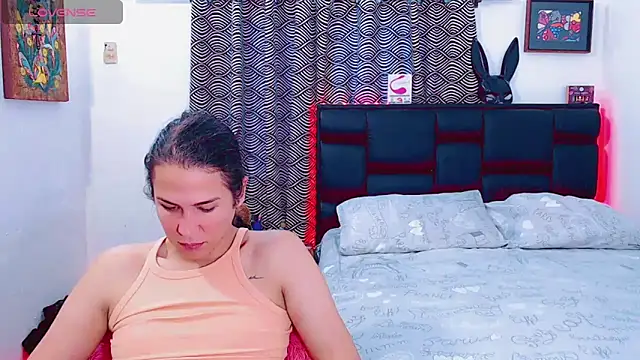 Snapshot of Azley_sweet chatting on December 2025 02:22:01 PM Azley sweet online show from December 2025 02:22:01 PM