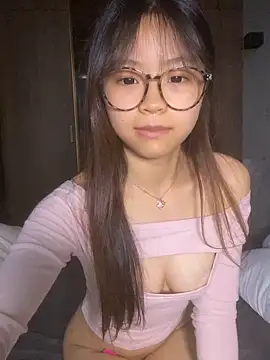 xiaoyu-777 online show from April 2026 05:24:01 AM