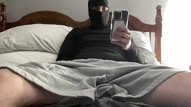 Snapshot of UncutMagic chatting on January 2026 01:10:02 AM UncutMagic online show from January 2026 01:10:02 AM