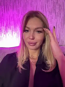 Snapshot of miss_veroNika chatting on November 2025 04:03:02 AM miss veroNika online show from November 2025 04:03:02 AM