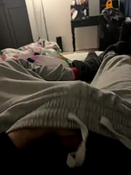 Snapshot of Frankieyyy1 chatting on December 2025 08:57:01 PM Frankieyyy1 online show from December 2025 08:57:01 PM