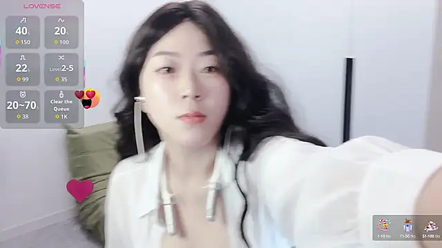 Snapshot of Emmaq996 chatting on October 2025 07:41:01 AM Emmaq996 online show from October 2025 07:41:01 AM