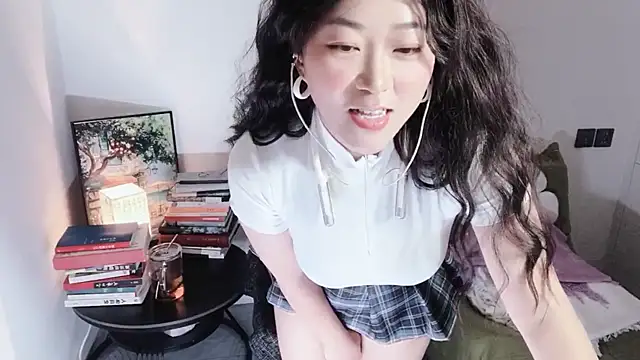 Snapshot of Emmaq996 chatting on October 2025 02:45:02 AM Emmaq996 online show from October 2025 02:45:02 AM