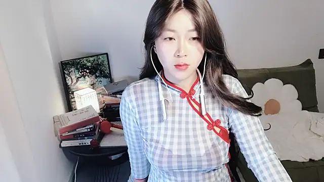 Snapshot of Emmaq996 chatting on November 2025 02:34:02 AM Emmaq996 online show from November 2025 02:34:02 AM