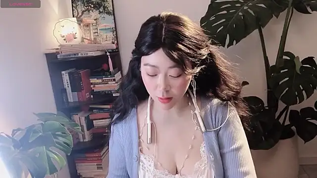 Emmaq996 online show from February 2026 02:05:01 AM