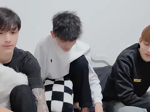 xiaojie2563 online show from November 2025 09:41:01 AM