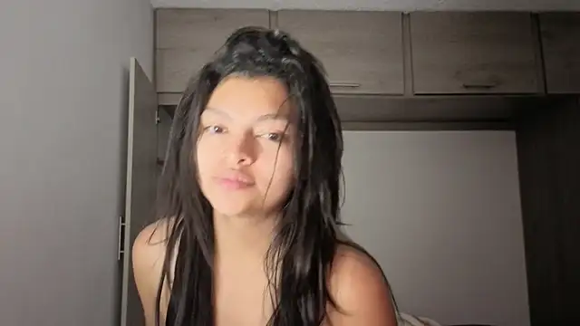 Candela    online show from November 2025 07:09:02 AM