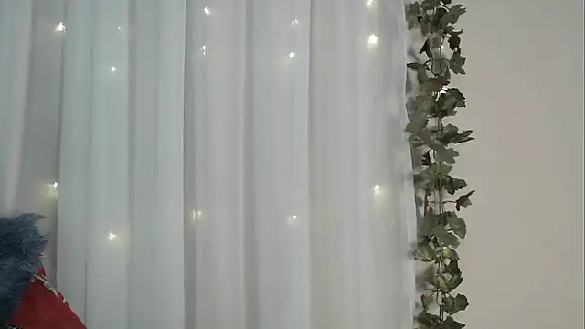 Snapshot of angelainparis28 chatting on December 2025 05:04:02 AM angelainparis28 online show from December 2025 05:04:02 AM