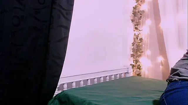 Snapshot of angelainparis28 chatting on December 2025 05:24:01 AM angelainparis28 online show from December 2025 05:24:01 AM