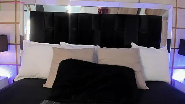 GretaVelvet online show from October 2025 06:40:01 PM