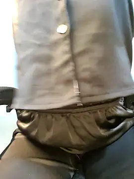 Snapshot of Bee_sweet chatting on November 2025 07:38:01 PM Bee sweet online show from November 2025 07:38:01 PM