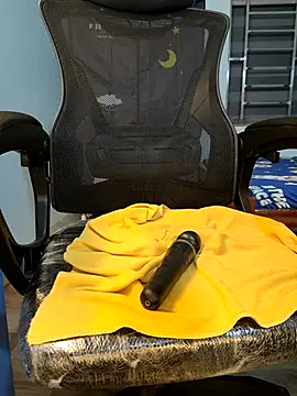 Snapshot of Bee_sweet chatting on December 2025 09:20:02 PM Bee sweet online show from December 2025 09:20:02 PM