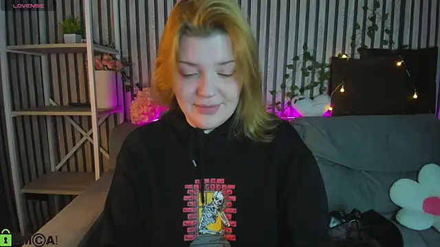 Michele Greenn online show from March 2026 01:01:01 AM